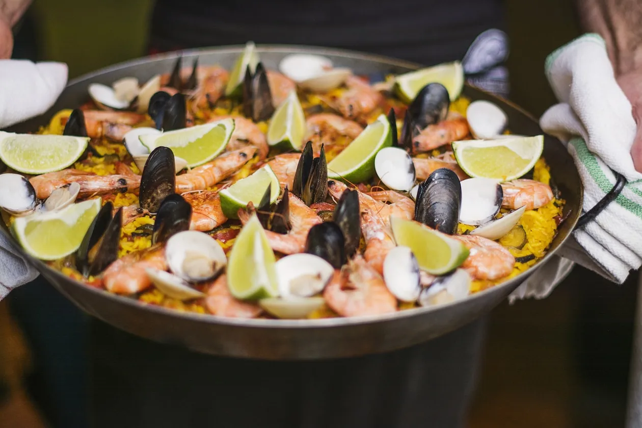 Best Cooking Classes in Barcelona: Paella, Tapas & Market Tours (2026)
