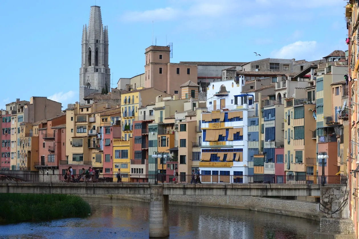 Girona Day Trip from Barcelona: 6-Hour Plan (2026)