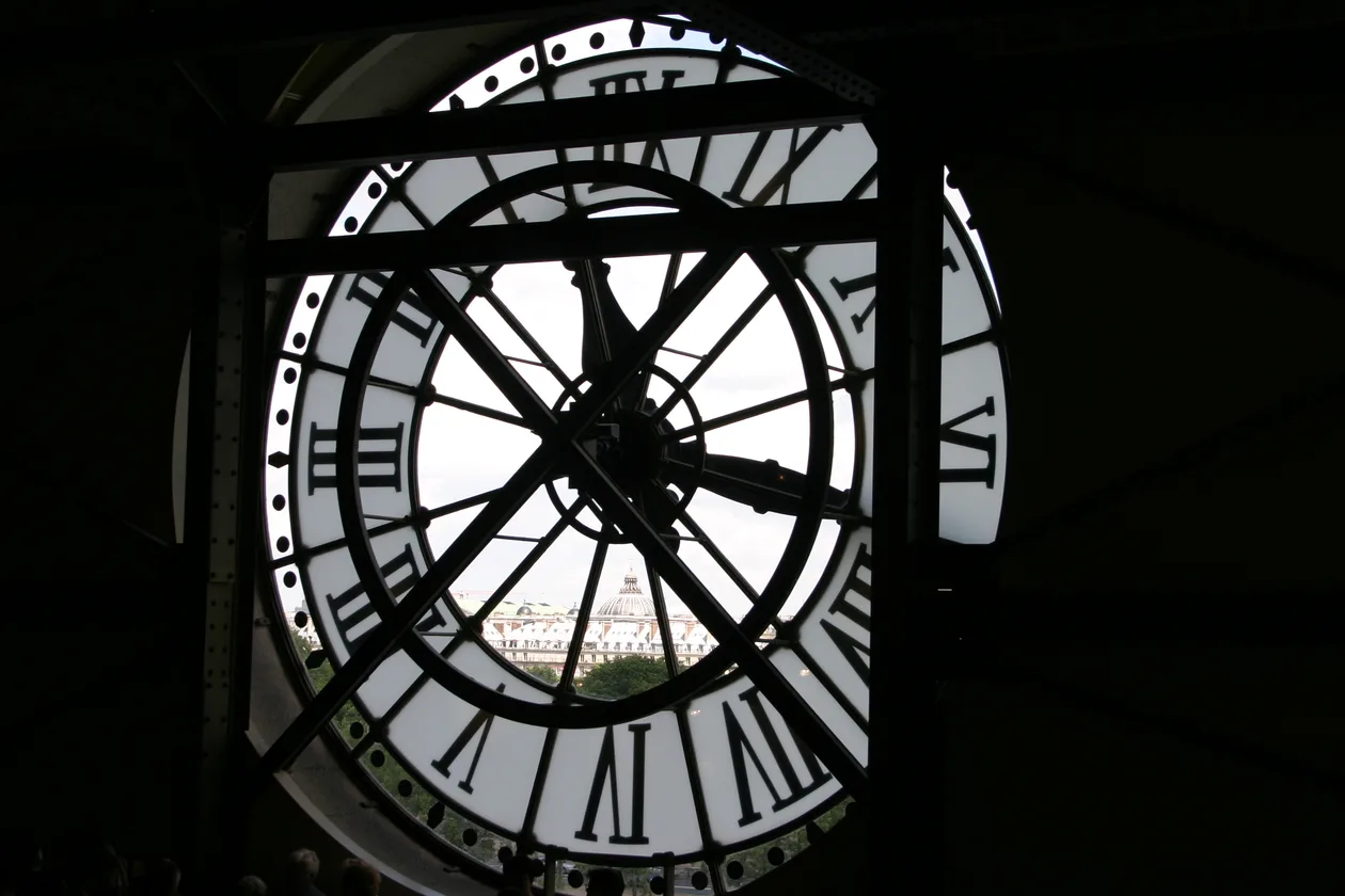 Musée d'Orsay main hall with clock window