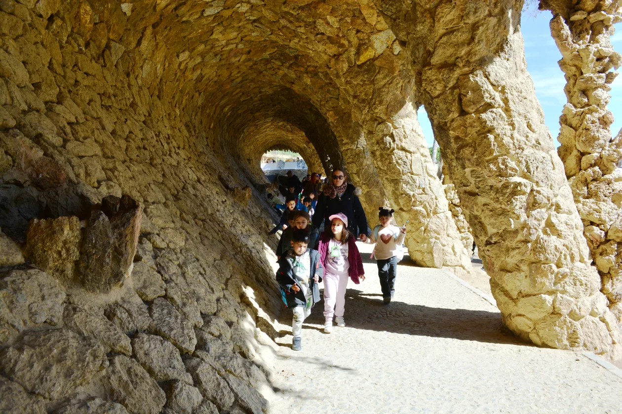 Park Güell Free Entry: Zones, Residents & How to Visit Without Paying