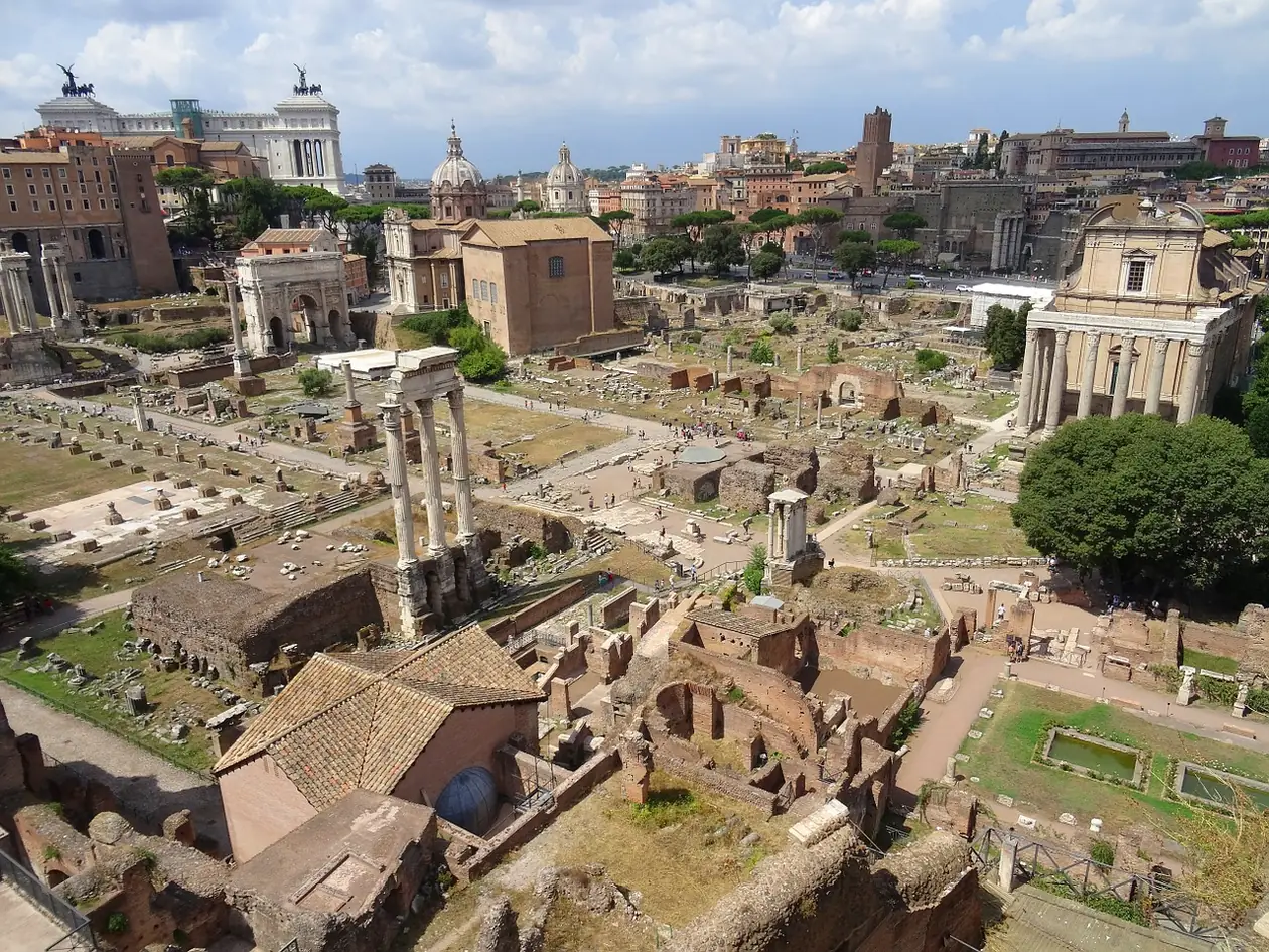 Roman Forum & Palatine Hill Tickets 2026: €18, Two Passes Explained