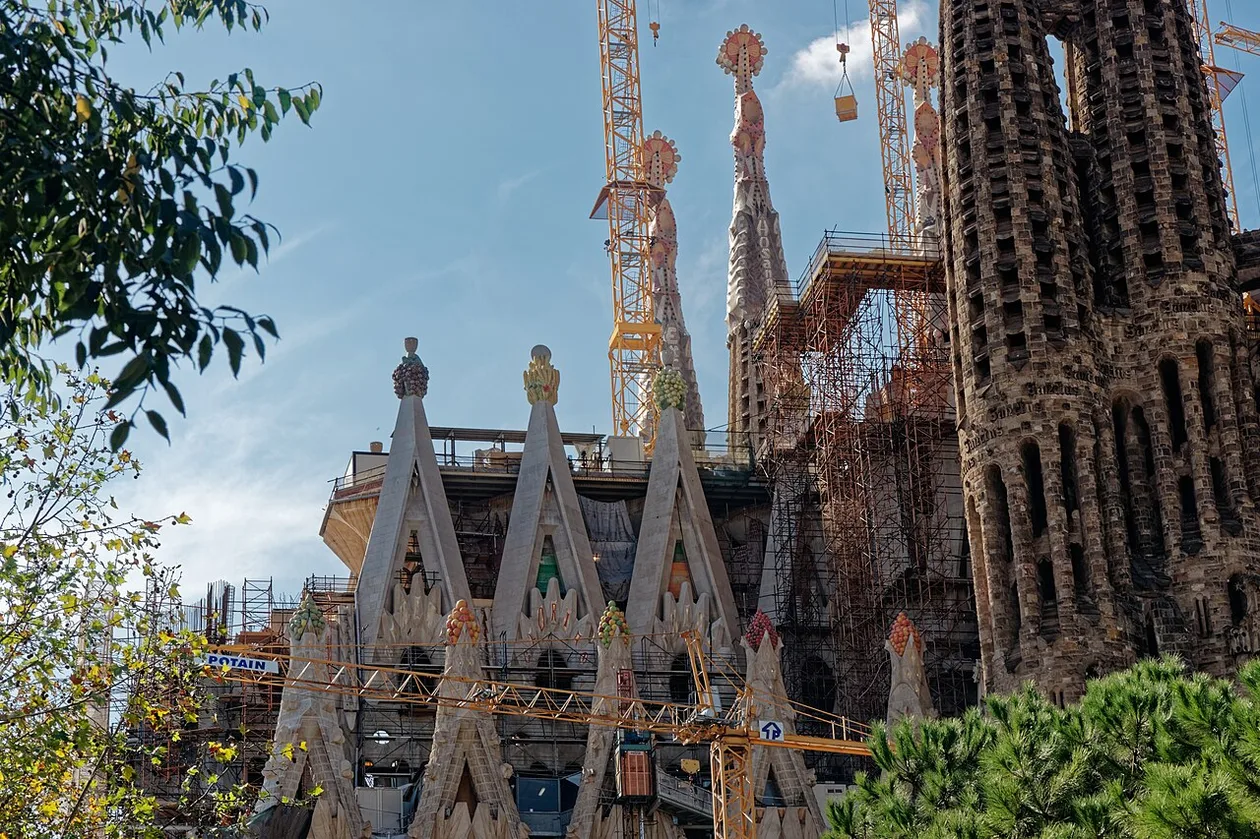 Sagrada Família + Eixample: Where to Eat and What to Do After